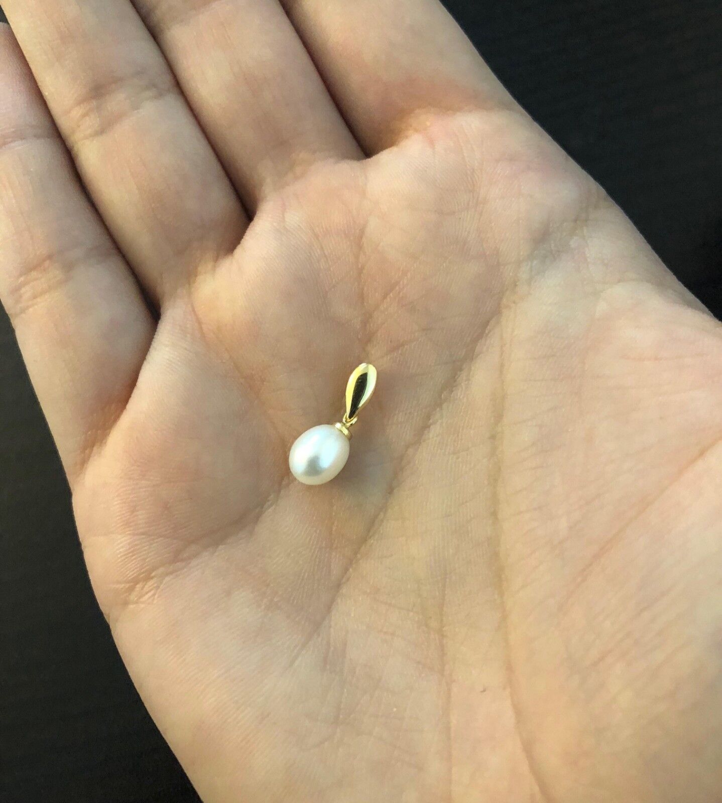 18k Yellow Gold Freshwater Pearl Charm 5.5mm for Women