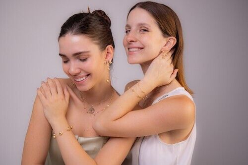 18 K Yellow Gold Luxury Dangle earring for womem