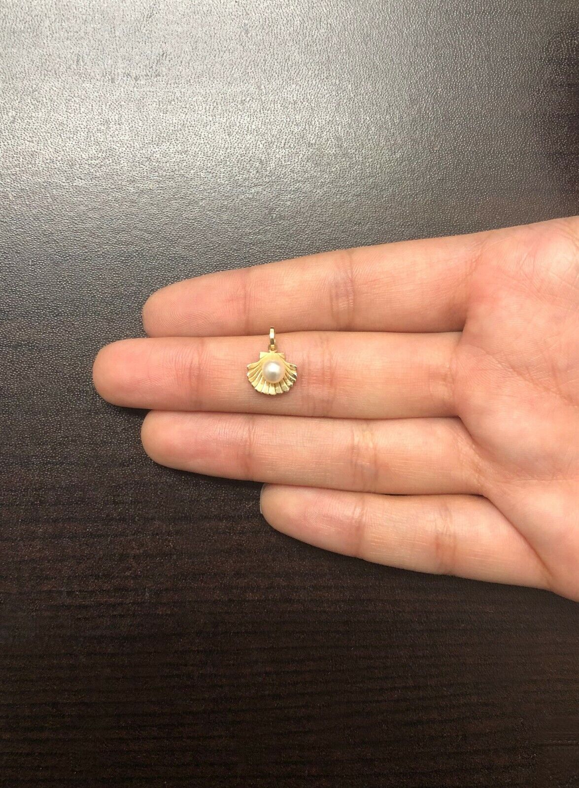 18k Solid Gold Shell Charm with Freshwater Pearl Pendant