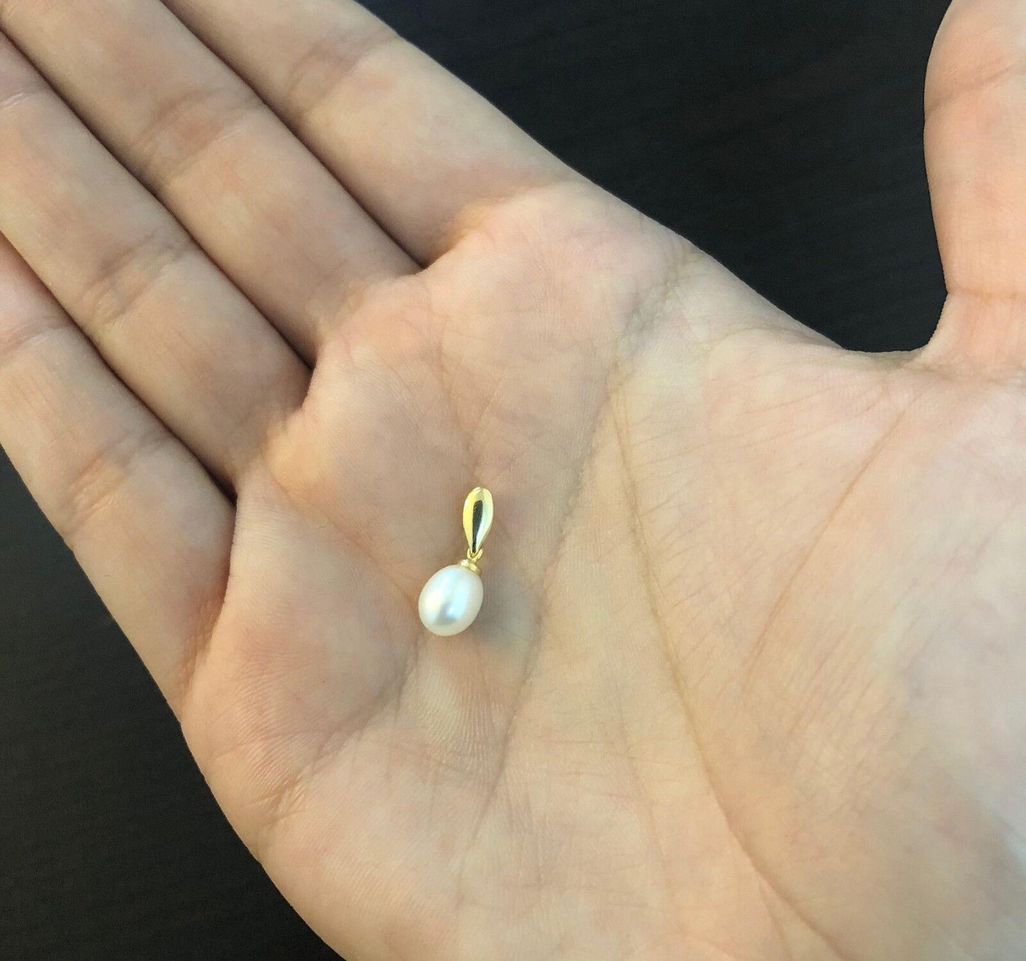 10k Gold Freashwater pearl Drop design 5.5mm pendant